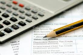 What uses of financial accounting information are made by the internal and external users