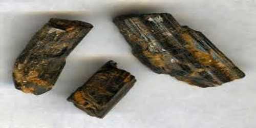 Agrinierite: Physical and Chemical Properties