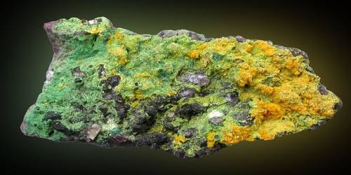 Carnotite: Properties and Ocurrences