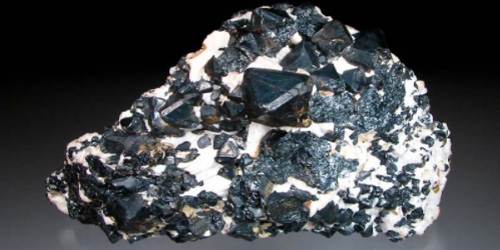 Franklinite: Properties and Occurrences