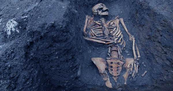 Ancient Skeleton with a Golden Tongue Unearthed In Egypt