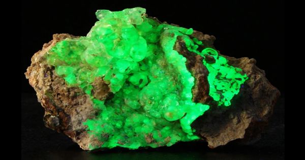 Hyalite – a form of opal