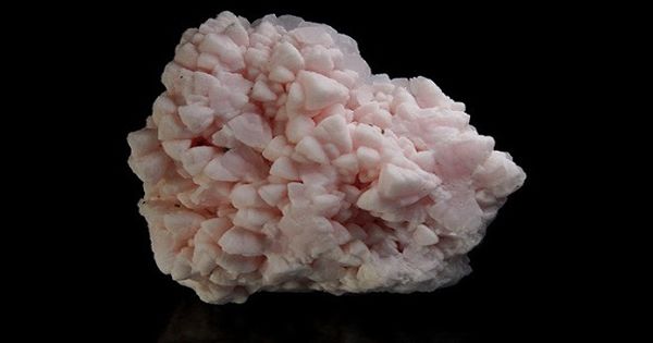 Manganoan calcite – a variety of calcite rich in manganese