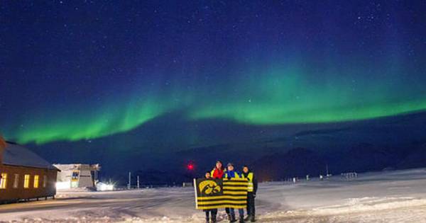 Brand New Type of Disappearing Aurora Discovered in 19-Year-Old Video