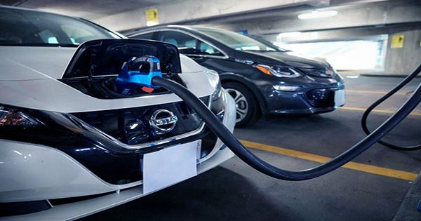 Electric Vehicles to Be As Cheap As Fossil Fuel-Powered Vehicles by 2027, Says Report