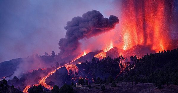 5,000 People Evacuated as Lava from La Palma Volcano Eruption Destroys Homes