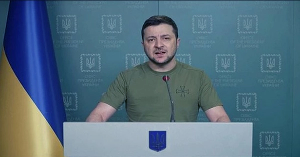 Hacked Ukrainian TV Station Plays Laughably Bad Volodymyr Zelenskyy Deepfake