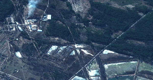 Satellite Images Show 64-Kilometer-Long Russian Convoy Nearing Kyiv