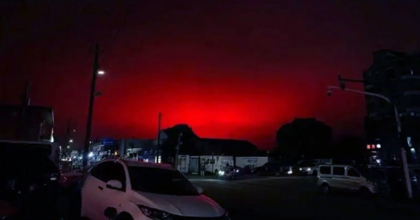 Sky Turns Blood Red Over Chinese City of Zhoushan