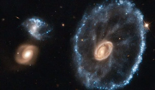 In-the-Cartwheel-Galaxy-Webb-captures-Stellar-Gymnastics-1