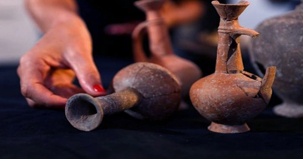 3,400-Year-Old Opium Found in a Grave May Be Drugs for the Afterlife or Priests Got High