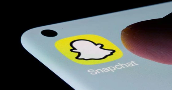 After Denying Windows Phones, Snapchat Finally Arrives on the Microsoft Store