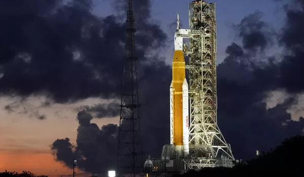 NASA-is-Launching-a-Massive-Rocket-to-Return-to-the-Moon-1