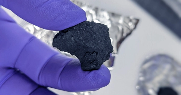Africa Saw the Crash of a 15-ton Meteorite At This Time, it Contains 2 new Minerals
