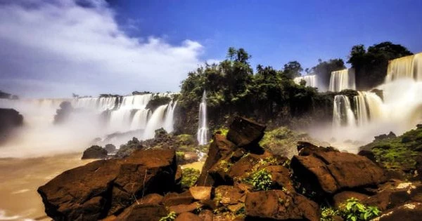 Its-possible-to-explore-the-spectacular-Devils-Throat-waterfalls-by-speedboat.