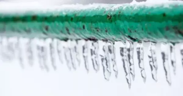 A New Coating that Sheds Ice is 100 Times more Durable than others