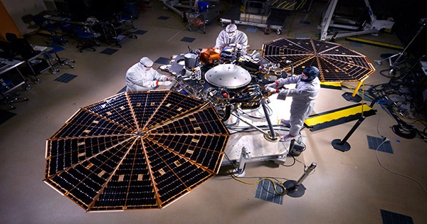 NASA Halts Plans to Completely Deploy the Lucy Solar Array