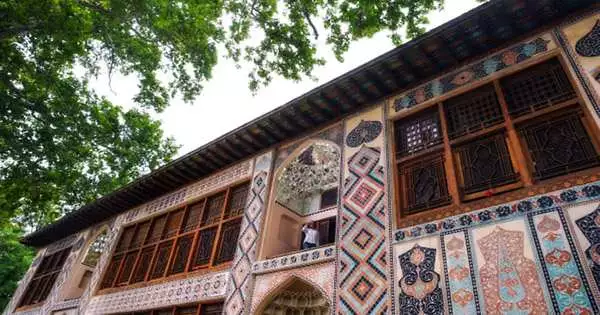The-Palace-of-Sheki-Khans-in-Sheki-Azerbaijan-was-the-summer-residence-of-the-Sheki-khanate.-The-Sheki-khans-ruled-this-corner-of-the-Caucasus-between-1743-and-1819
