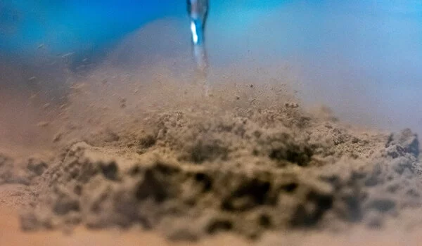 Liquid nitrogen spray could clean up stubborn moon dust