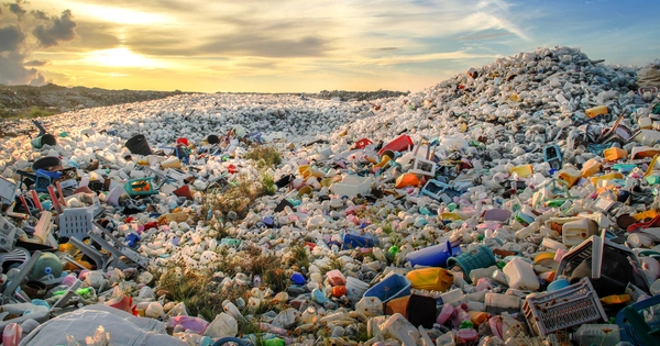 Chemists take on the Difficult Task of Recycling Mixed Plastics