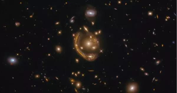Hubble Discovers a Double Quasar in the Distant Universe