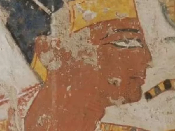 Hidden details of Egyptian paintings revealed by chemical imaging
