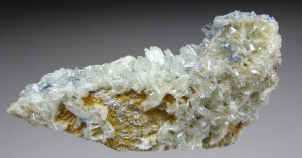 Paravauxite – Properties and Occurrences