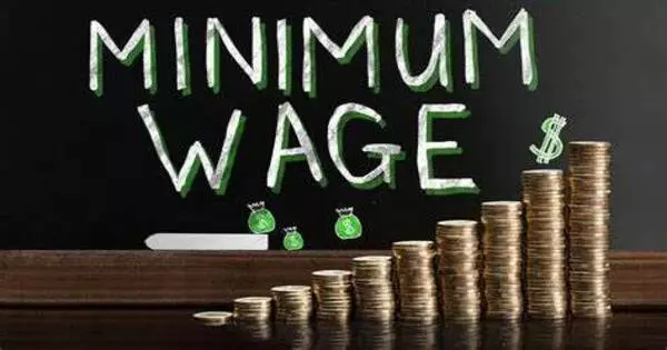 The Benefits of Raising the Minimum Wage
