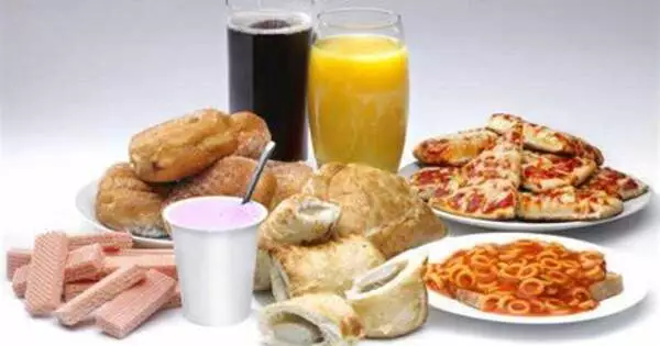 Ultra-processed Foods and an increased risk of Mouth, Throat, and Esophageal Cancer