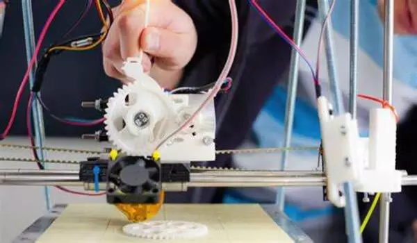 This 3D printer can watch itself fabricate objects