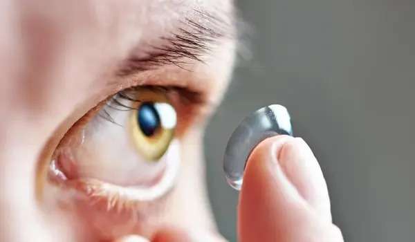 Organic compound found in trees could prevent contact lens eye infections