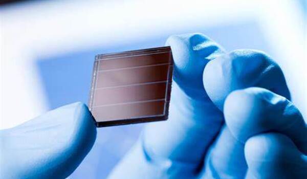 Physicists develop more efficient solar cell
