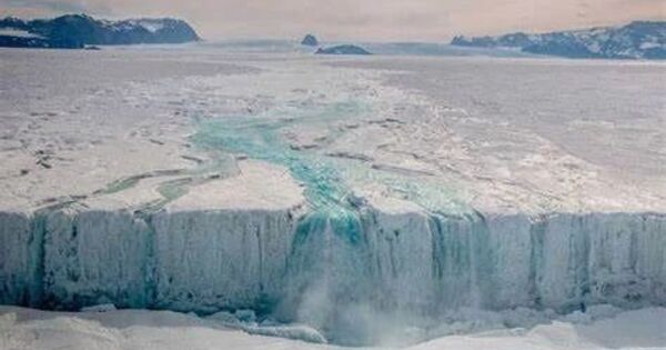 Ocean Currents Threaten to Destroy Ice Shelves in Antarctica